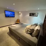 Luxurious In *