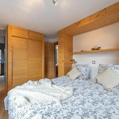 Luxurious In 木屋 韦尔比耶